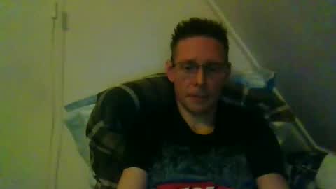 Snapshot of rororober chatting on 04.20.26 rororober online show from 04.20.26