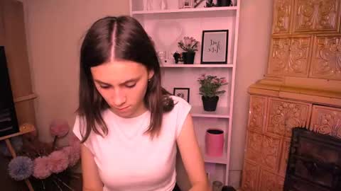 Snapshot of rosalais_ chatting on 06.30.26 Rose online show from 06.30.26