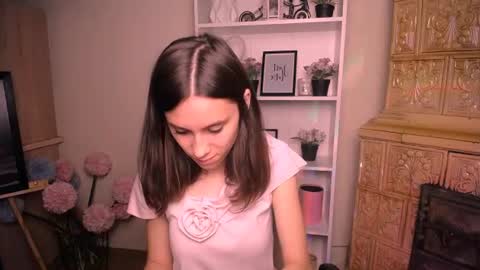 Snapshot of rosalais_ chatting on 07.14.26 Rose online show from 07.14.26