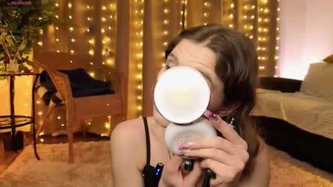 Snapshot of rosalvaulman chatting on 03.08.26 Kylie online show from 03.08.26