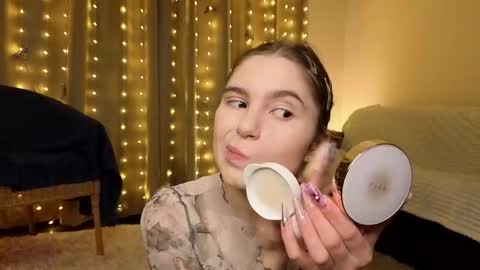 Snapshot of rosalvaulman chatting on 03.16.26 Kylie online show from 03.16.26