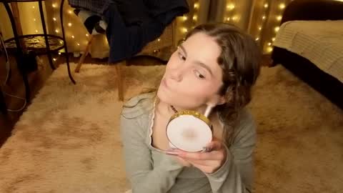 Snapshot of rosalvaulman chatting on 03.27.26 Kylie online show from 03.27.26