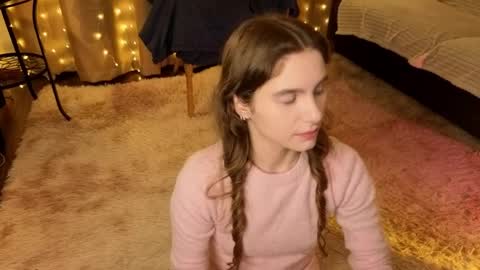 Snapshot of rosalvaulman chatting on 04.05.26 Kylie online show from 04.05.26