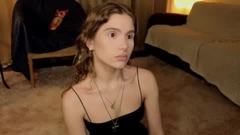 Snapshot of rosalvaulman chatting on 05.04.26 Kylie online show from 05.04.26