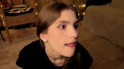 Snapshot of rosalvaulman chatting on 05.31.26 Kylie online show from 05.31.26
