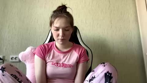 Snapshot of rosannafridley chatting on 02.22.26 Rose online show from 02.22.26