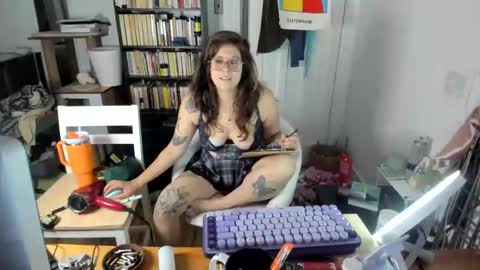 rose257044 online show from 10.18.25