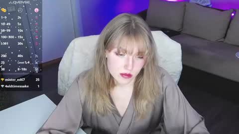 Snapshot of rose_brooks chatting on 05.31.26 Rose but u can call me princess online show from 05.31.26