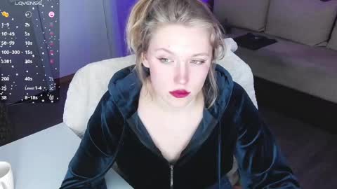Snapshot of rose_brooks chatting on 06.01.26 Rose but u can call me princess online show from 06.01.26