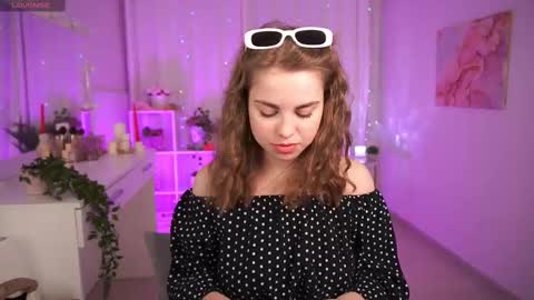 Snapshot of roseallan chatting on 02.22.25 Rose online show from 02.22.25