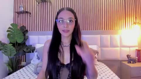 roseaurora online show from 11.20.25