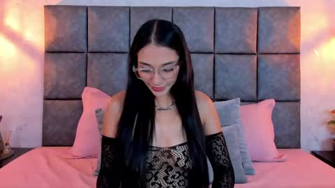 Snapshot of roseaurora chatting on 04.27.26 roseaurora online show from 04.27.26