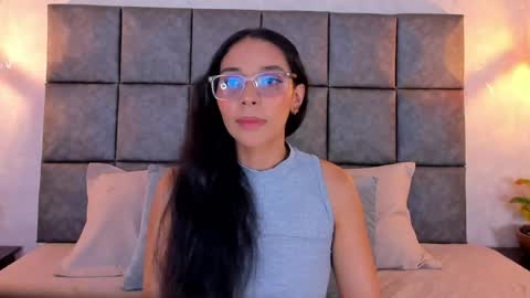 Snapshot of roseaurora chatting on 05.22.26 roseaurora online show from 05.22.26