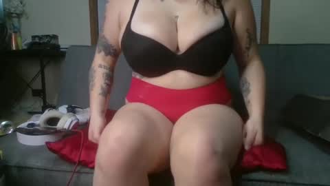Snapshot of rosebbyxx chatting on 10.04.25 rosebbyxx online show from 10.04.25