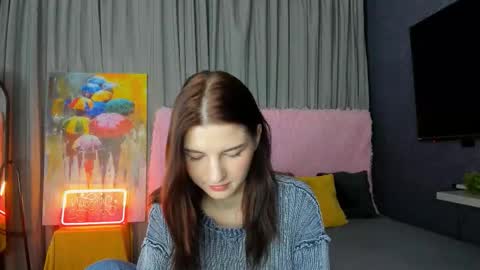 Snapshot of roseblanche2k chatting on 12.22.25 Florin online show from 12.22.25