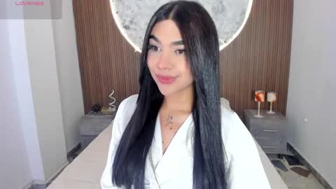 Snapshot of rosecassie chatting on 04.18.26 Rose online show from 04.18.26