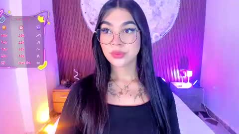 Snapshot of rosecassie chatting on 06.10.26 Rose online show from 06.10.26