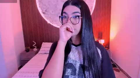 Snapshot of rosecassie chatting on 06.19.26 Rose online show from 06.19.26