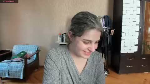 Snapshot of roselina_ chatting on 06.19.26 Rose online show from 06.19.26