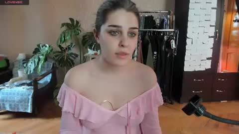 Snapshot of roselina_ chatting on 07.29.26 Rose online show from 07.29.26