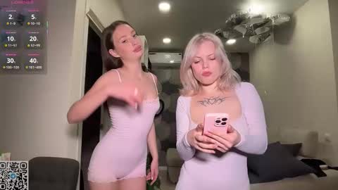 Sophie and Sarah online show from 03.24.26