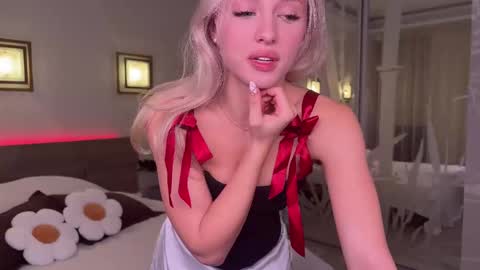 Roselyn  online show from 11.19.25