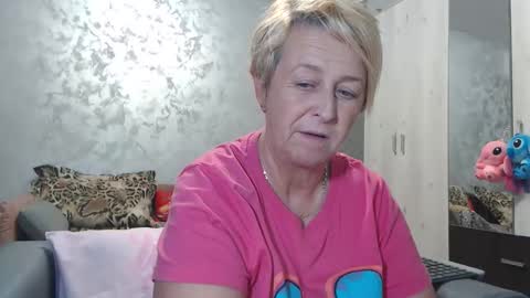 Lovepinklilly online show from 10.26.25