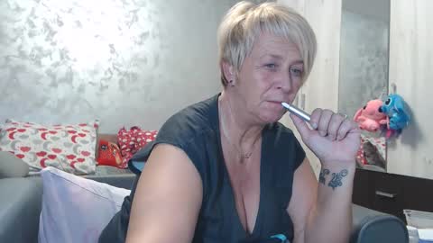 Lovepinklilly online show from 10.28.25