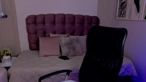 Rose Taylor online show from 03.20.26