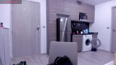 Roshelle online show from 11.22.25