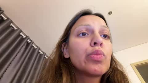 Roshelle online show from 04.14.26