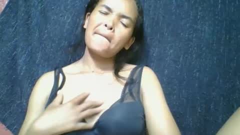 Snapshot of rosia685234 chatting on 04.16.26 rosia685234 online show from 04.16.26