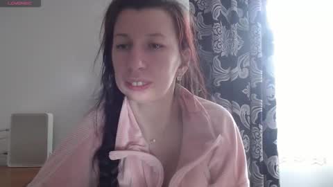 Snapshot of rosiehayes chatting on 11.25.25 RosieHayes online show from 11.25.25