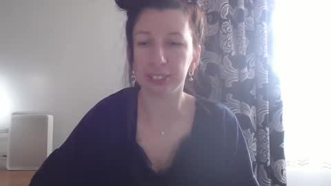 Snapshot of rosiehayes chatting on 11.26.25 RosieHayes online show from 11.26.25