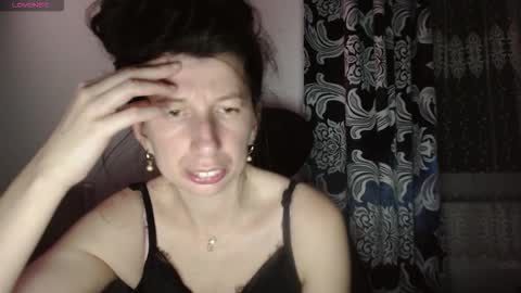 Snapshot of rosiehayes chatting on 11.26.25 RosieHayes online show from 11.26.25