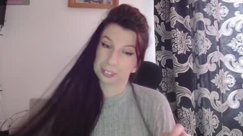 Snapshot of rosiehayes chatting on 12.14.25 RosieHayes online show from 12.14.25