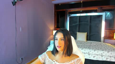 Snapshot of rossa_selene chatting on 01.25.25 Rossa online show from 01.25.25