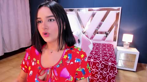 Snapshot of rossa_selene chatting on 01.29.25 Rossa online show from 01.29.25