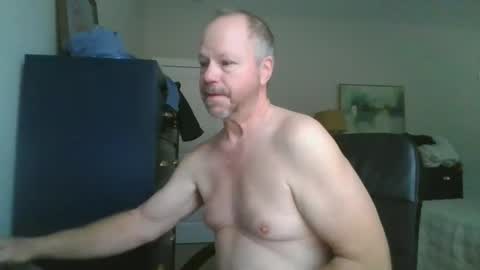 Snapshot of rossd1961 chatting on 02.08.25 nanook online show from 02.08.25