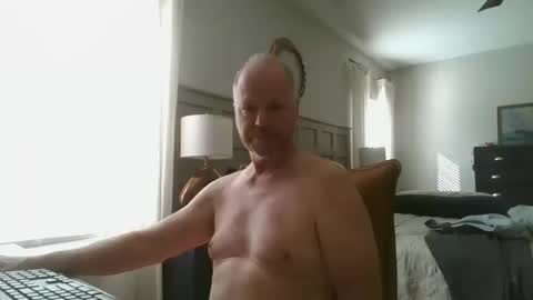Snapshot of rossd1961 chatting on 10.18.25 nanook online show from 10.18.25
