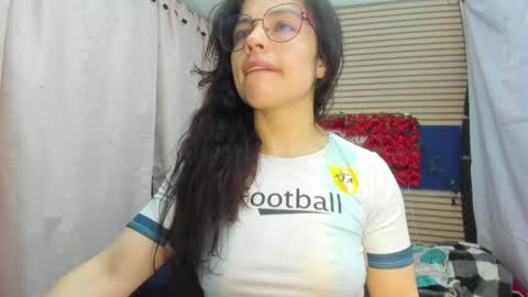 Snapshot of rosse_25 chatting on 05.05.26 Would you like to help me with supplementation and sports suits so I can compete in powerlifting online show from 05.05.26