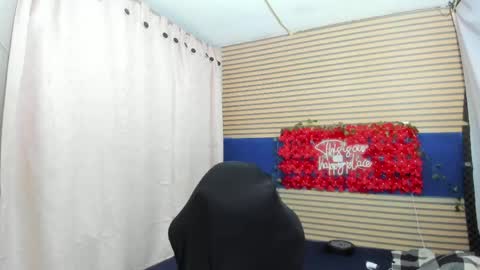 Snapshot of rosse_25 chatting on 05.06.26 Would you like to help me with supplementation and sports suits so I can compete in powerlifting online show from 05.06.26