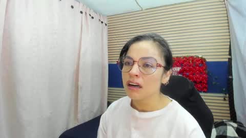 Snapshot of rosse_25 chatting on 05.08.26 Would you like to help me with supplementation and sports suits so I can compete in powerlifting online show from 05.08.26