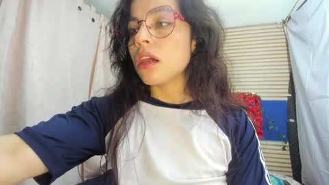 Snapshot of rosse_25 chatting on 05.29.26 Would you like to help me with supplementation and sports suits so I can compete in powerlifting online show from 05.29.26