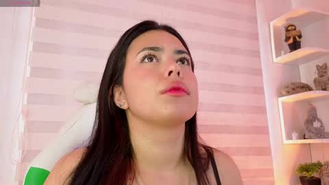 Snapshot of rosse_amyy chatting on 05.29.26 online show from 05.29.26