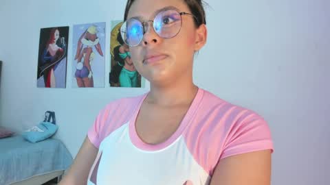 Snapshot of rosse_taylorx1 chatting on 05.05.26 rosse_taylorx1 online show from 05.05.26