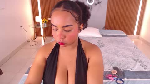 Rossi Hill online show from 03.05.26