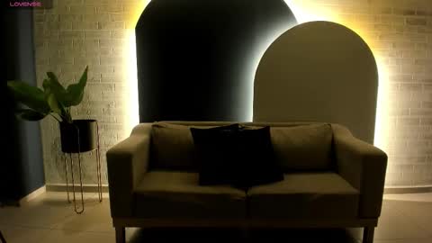 Snapshot of rossierhoades chatting on 10.20.25 Rossie Rhoades online show from 10.20.25