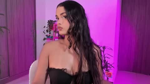 Im Ross   online show from 09.28.25