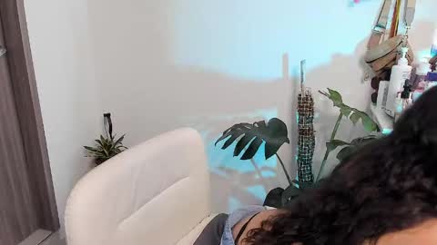 Snapshot of rossth11 chatting on 05.21.26 Im Ross online show from 05.21.26